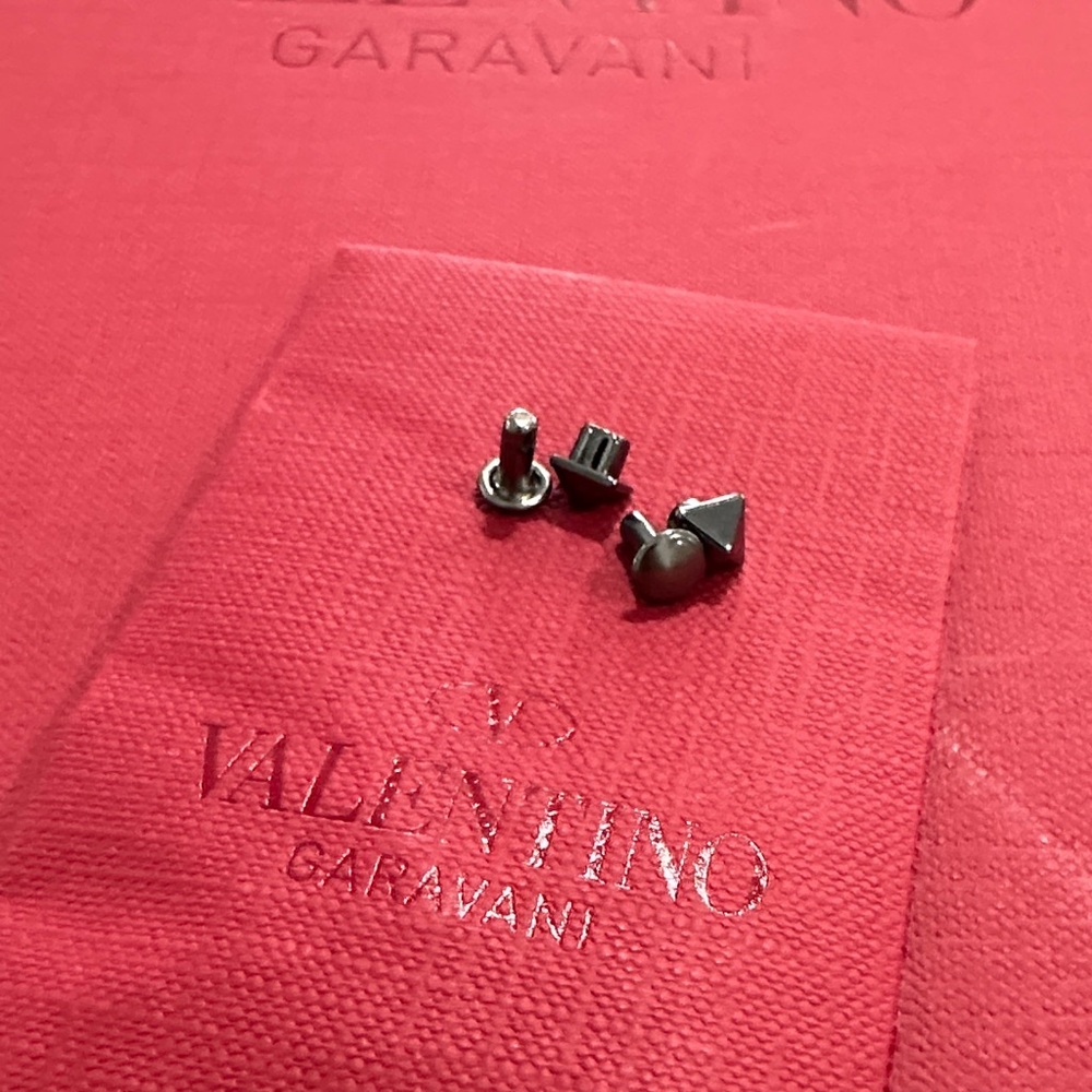 New Authentic Valentino Garavani Gunmetal Mini Studs